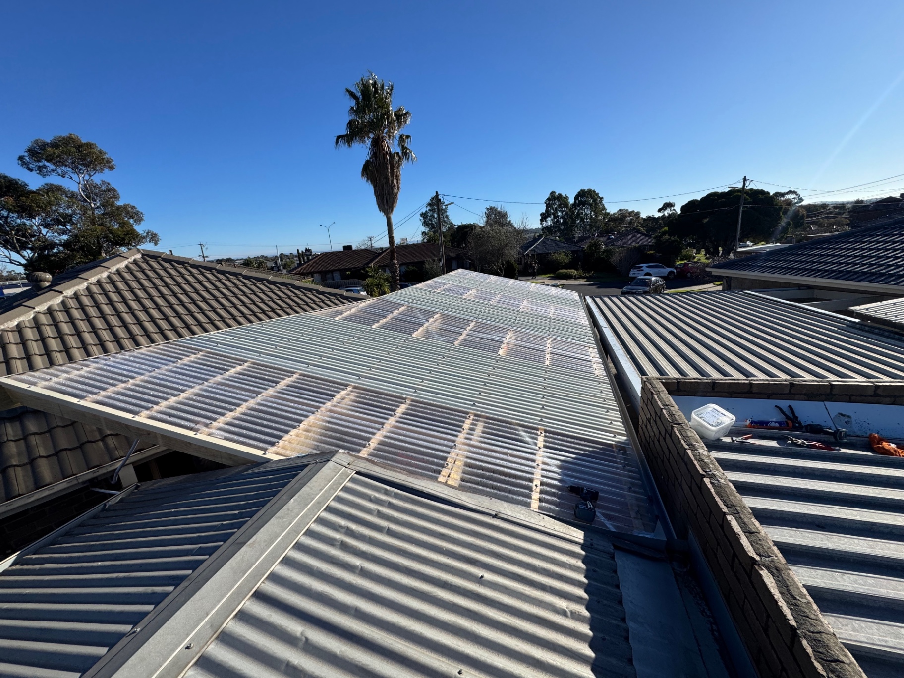 Carport with polycarbonate roofing